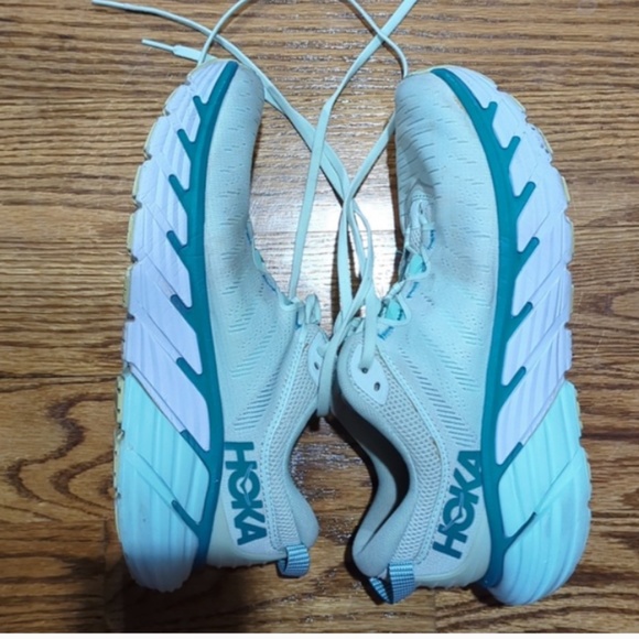Women’s Gaviota 3 size 9B running shoes (green and blue) - Picture 1 of 7